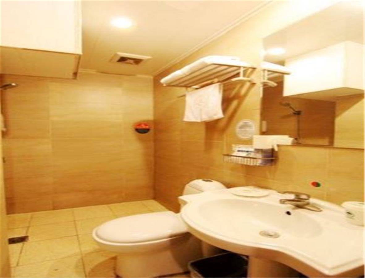 Greentree Inn Shandong Qingdao Railway Station Zhanqiao Yacht Wharf Express Kültér fotó